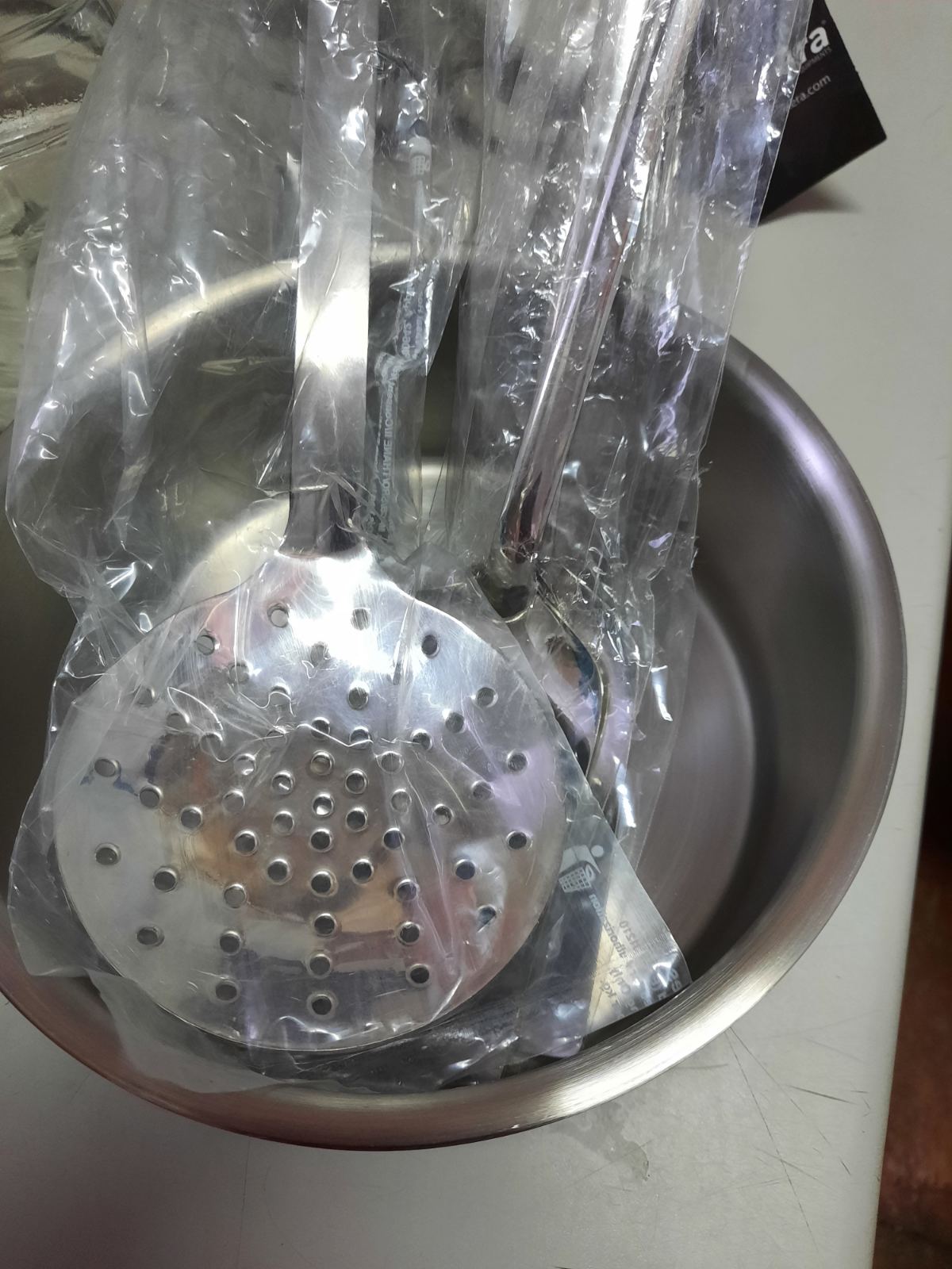 IET nr.34 a fost aprovizionată cu vesela pentru bucatarie- 27.12.2021